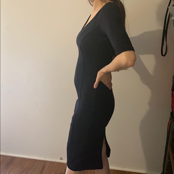 Black body hugging dress - Picture 2 of 4